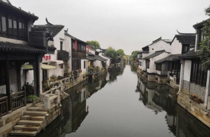 千里迢迢的近义词是啥?-一个全面的问答类网站